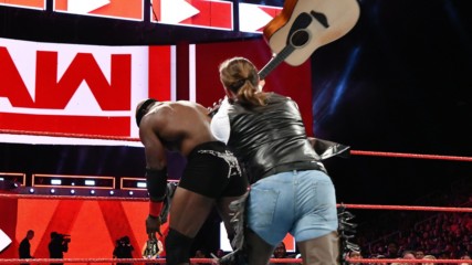 Elias' biggest fan tries to bash Bobby Lashley with a guitar: Raw, Aug. 13, 2018