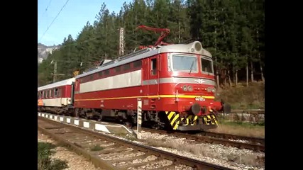 44 121 се прикачва на Бв4691 Лакатник-софия