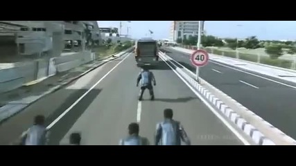 Ван Дам ли? Шварценегер ли? Ряпа да ядат...
