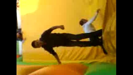 nasko jumpara prai predno salto