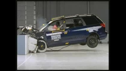 2004 Toyota Sienna Crash