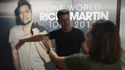 Рики Мартин е нацелуван от фенка- San Diego, One World Tour- 20.09.2015