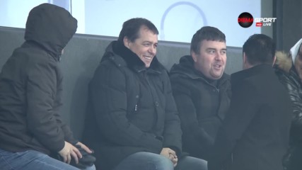 Хубчев и Херо гледат последния мач от кръга