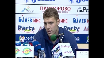 Пресконференцията на Александър Везенков