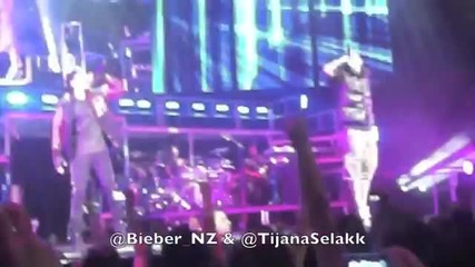 Chris Brown и Justin Bieber пеят Look at me now