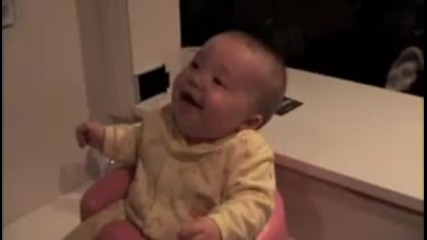сладко бебе се смее на баща си Vbox7 