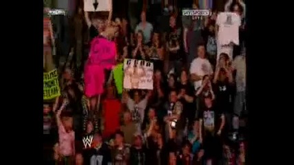 Wwe - John Cena Прави Емти на Умага