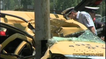 Зверска катастрофа в София на Цариграско шосе - шофьорът загина