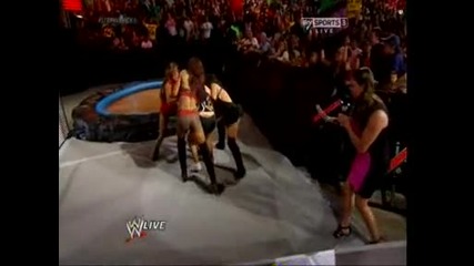 Vickie Guerrero бе уволнена, но натика Stephanie в басейна с лайна - Wwe Raw 1100 - 23/6/14