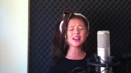 Момиче на 12 години пее удивително песен на Уитни Хюстън - How Will I Know