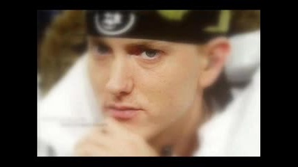 Повече от забавна .. Eminem - Just Lose It