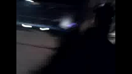 Пияни пред театара