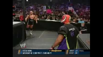 Wwe Raw - Triple H Vs Umaga (lumberjack Match)