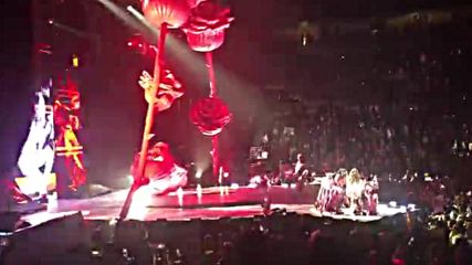 Selena Gomez - Me The Rhythm Live from the Revival Tour
