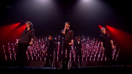 One Direction изпълняват Steal My Girl на живо в X Factor Uk