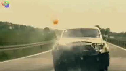 Rolls Royce последен модел катастрофира ужасно 