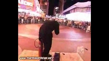 Criss Angel се самозапалва