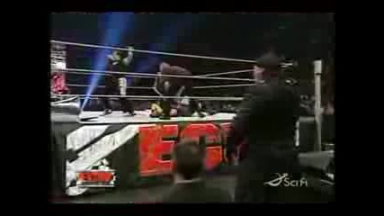 ECW Дриймър Чупи Врата На Роб Ван Дам.