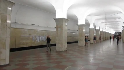 Метрото в Москва ( видеото е на колегата egypt9999 )