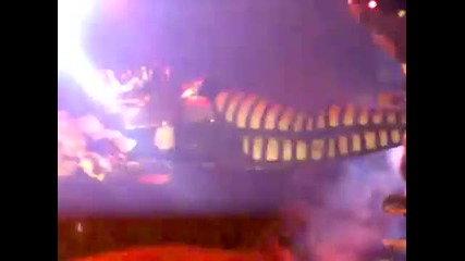 Rihanna - Russian Roulette (abu Dhabi New Years Eve) 
