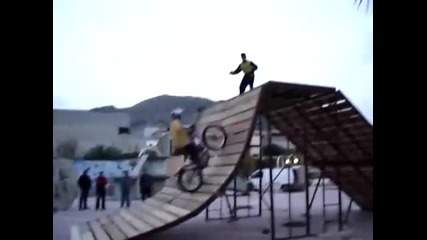 Така се паркира мотор !!!