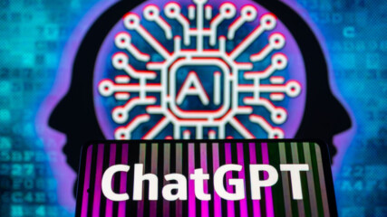 ChatGPT заплашва най-много авторите на оригинални текстове