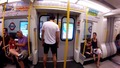 Мъж надбяга лондонското метро ..