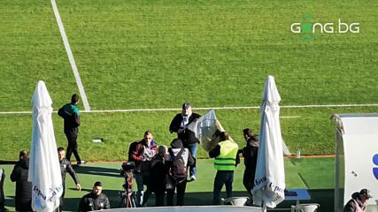 Развяване флага с лика на Александър Шаламанов
