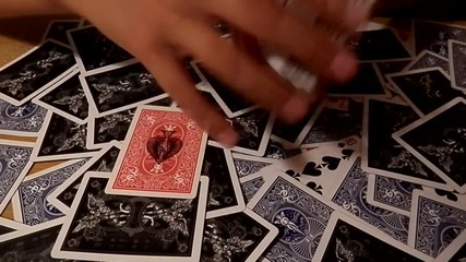 Трик с карти : Помощта от Асото