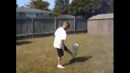 Justin Bieber playing football_soccer!