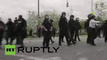 САЩ: Полицаи бяха ранени при протестите в Балтимор