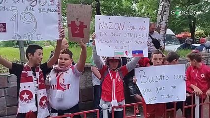 Деца поискаха фланелките на звездите на ЦСКА