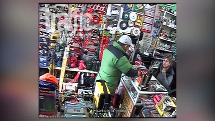 Крадец обира магазин в Айтос ( Trafficnews Tv )