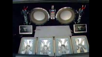 Big Bass In Car 2006