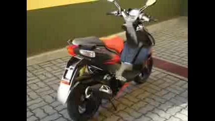 Снимки На Доста Добра Aprilia Sr 50