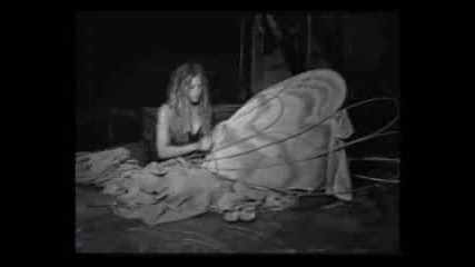 Shakira - No