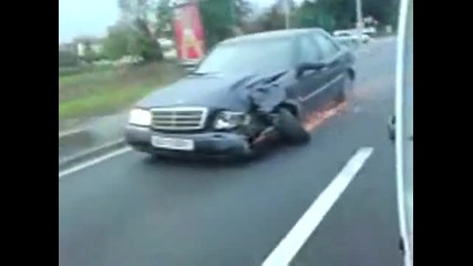 Луд руснак съсипва [mercedes]