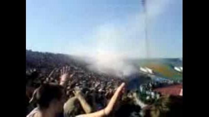 И Само Левски Обичаме Тееее