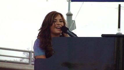 Demi Lovato - Trainwreck (live in San Diego 6-26-10)