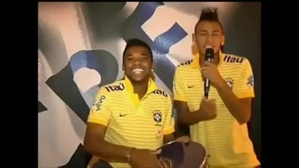 Neymar и Robinho си спретват концерт пред камери