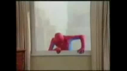 Проблема на костюма на Spider Man 