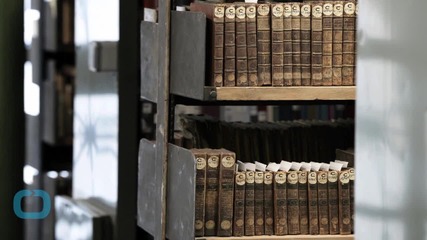 US Returns Stolen Antique Books to Sweden