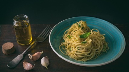 Спагети с песто от аспержи