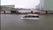 НЕОБИЧАЙНО: Проливни дъждове наводниха Дубай