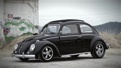 Прекрасен черен Vw Beetle Ragtop от 1960-та