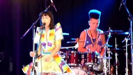Kimbra - Every Little Step ( Bobby Brown cover ) - Big Day Out 2012