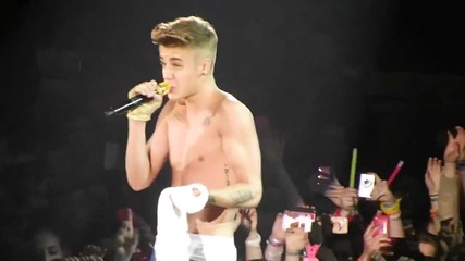 Justin Bieber taking off his shirt in Hamburg -believe Tour April 2nd. 2013- [hq]