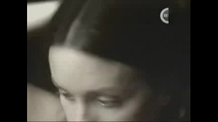 Alanis Morissette - Head Over Feet (Превод)