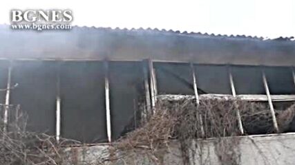 5500 бали сено изгоряха при голям пожар в Баня, има съмнения за умишлен палеж