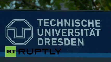 Германия: Бежанци пристигат във временното убежище в дрезденският Университет по Технологии